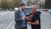 НОВИ ПРОТЕСТ ПРОЗАПАДНЕ ОПОЗИЦИЈЕ: Блокиран саобраћај испред скупштине (ФОТО) НОВИ ПРОТЕСТ ПРОЗАПАДНЕ ОПОЗИЦИЈЕ: Блокиран саобраћај испред скупштине (ФОТО)