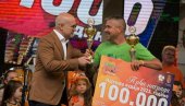 MINISTAR VUČEVIĆ NA MANIFESTACIJI U KIKINDI: Bundeve i ove godine rekordne (FOTO) MINISTAR VUČEVIĆ NA MANIFESTACIJI U KIKINDI: Bundeve i ove godine rekordne (FOTO)