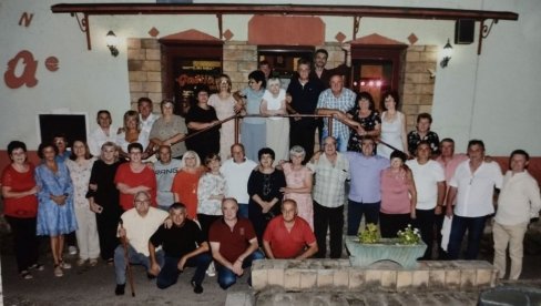 SUSRET GENERACIJE DŽUBOKSA: Vršnjaci SFRJ proslavili u Sivcu 45 godina od male mature i 60 leta života SUSRET GENERACIJE DŽUBOKSA: Vršnjaci SFRJ proslavili u Sivcu 45 godina od male mature i 60 leta života