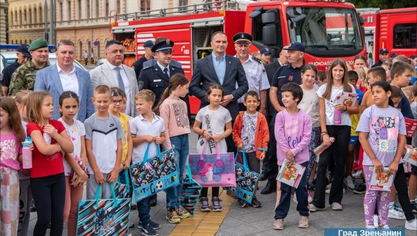 ДРАГАН ЋАПИН ОСТАЈЕ НА ЧЕЛУ ВАТРОГАСНОГ САВЕЗА СРБИЈЕ: Одржана Изборна скупштина у Зрењанину (ФОТО) ДРАГАН ЋАПИН ОСТАЈЕ НА ЧЕЛУ ВАТРОГАСНОГ САВЕЗА СРБИЈЕ: Одржана Изборна скупштина у Зрењанину (ФОТО)