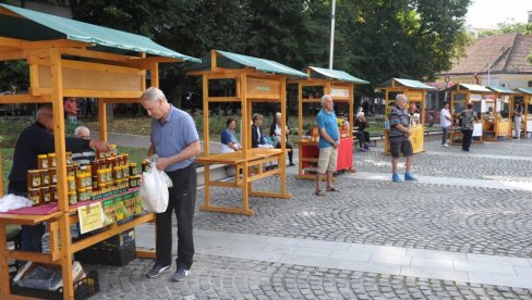 I HRANA I LEK: Tradicionalni sajam meda u centru Kraljeva