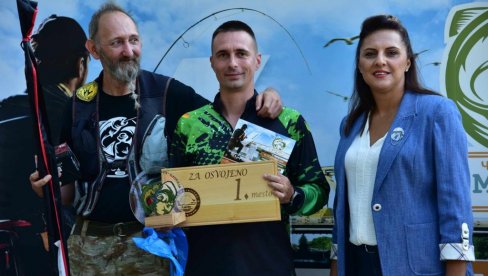 NIŠLIJA POBEDNIK RIBOLOVAČKOG TAKMIČENJA: U Ćupriji završen 4. revijalni „Most kup“ (FOTO) NIŠLIJA POBEDNIK RIBOLOVAČKOG TAKMIČENJA: U Ćupriji završen 4. revijalni „Most kup“ (FOTO)