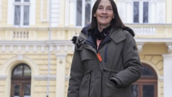 ПРОФЕСОРКИ ВИКТОРИЈИ АЛАЏИЋ ПРИЗНАЊЕ ХЕРОЈИ НАСЛЕЂА: За очување сецесије у Суботици ПРОФЕСОРКИ ВИКТОРИЈИ АЛАЏИЋ ПРИЗНАЊЕ ХЕРОЈИ НАСЛЕЂА: За очување сецесије у Суботици