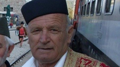STAMENI ČUVAR SRPSKOG JEZIKA: Više od 14 godina tragao za starinskim rečima STAMENI ČUVAR SRPSKOG JEZIKA: Više od 14 godina tragao za starinskim rečima