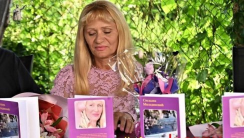RASUTA SEĆANJA U KOFERU SNOVA: Promocija zbirke pesama sutra u Paraćinu RASUTA SEĆANJA U KOFERU SNOVA: Promocija zbirke pesama sutra u Paraćinu