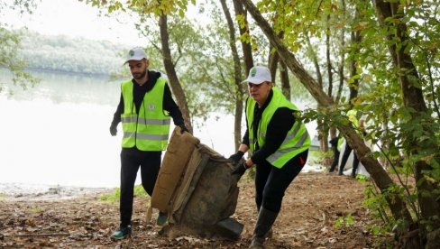 OČIŠĆENO IZLETIŠTE „PERILO“: Akcija „Čisto iz ljubavi“ u Obrenovcu OČIŠĆENO IZLETIŠTE „PERILO“: Akcija „Čisto iz ljubavi“ u Obrenovcu