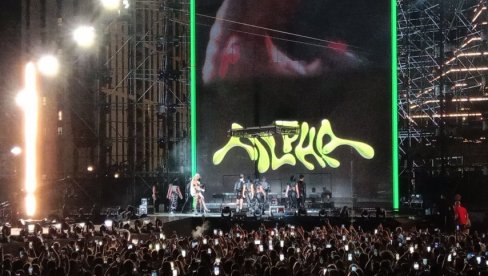 SPEKTAKL U BEOGRADU NA VODI: Jelena Karleuša održala koncert Alfa i Omega za pamćenje (FOTO) SPEKTAKL U BEOGRADU NA VODI: Jelena Karleuša održala koncert Alfa i Omega za pamćenje (FOTO)