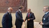 VUČIĆ SE SASTAO SA ERDOGANOM: Predsednik Srbije sa turskim predsednikom u NJujorku VUČIĆ SE SASTAO SA ERDOGANOM: Predsednik Srbije sa turskim predsednikom u NJujorku