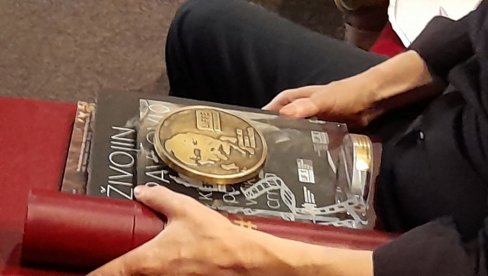 ГРАН-ПРИ ЗА „СИГУРНО МЕСТО“: Уручењем награда „Живојин Жика Павловић“ затворен 16. Лесковачки интернационални фестивал филмске режиjе ГРАН-ПРИ ЗА „СИГУРНО МЕСТО“: Уручењем награда „Живојин Жика Павловић“ затворен 16. Лесковачки интернационални фестивал филмске режиjе