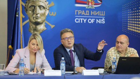 ODRŽAN OKRUGLI STO U NIŠU: Na stolu javna rasprava o Nacrtu zakona o javnom informisanju i medijima i Nacrtu zakona o elektronskim medijima ODRŽAN OKRUGLI STO U NIŠU: Na stolu javna rasprava o Nacrtu zakona o javnom informisanju i medijima i Nacrtu zakona o elektronskim medijima