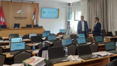 УРУЧЕНА РАЧУНАРСКА ОПРЕМА: Врњачка Бања награђена за подршку осетљивим друштвеним групама УРУЧЕНА РАЧУНАРСКА ОПРЕМА: Врњачка Бања награђена за подршку осетљивим друштвеним групама
