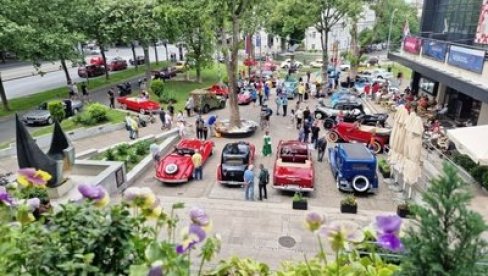 IZLOŽBA OLDTAJMERA NA ZVEZDARI: Opština nagrađuje onog ko napravi najlepši selfi sa automobilom