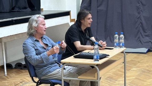 STUDENTIMA OTKRIO MALE TAJNE GLUME: Slavni DŽon Sevidž posetio Akademiju umetnosti u Novom Sadu (FOTO) STUDENTIMA OTKRIO MALE TAJNE GLUME: Slavni DŽon Sevidž posetio Akademiju umetnosti u Novom Sadu (FOTO)