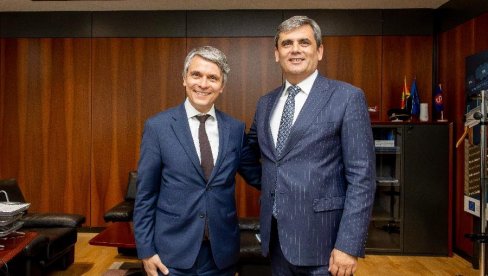 ЦРНА ГОРА ПОВОЉНА ЗА СТРАНА УЛАГАЊА Закључак је састанка Ибрахимовића и Маријасина ЦРНА ГОРА ПОВОЉНА ЗА СТРАНА УЛАГАЊА Закључак је састанка Ибрахимовића и Маријасина