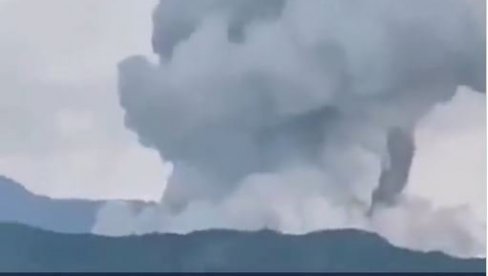 PRORADIO VULKAN TAL NA FILIPINIMA: Zatvorene škole - građani pozvani da ne izlaze napolje (VIDEO) PRORADIO VULKAN TAL NA FILIPINIMA: Zatvorene škole - građani pozvani da ne izlaze napolje (VIDEO)