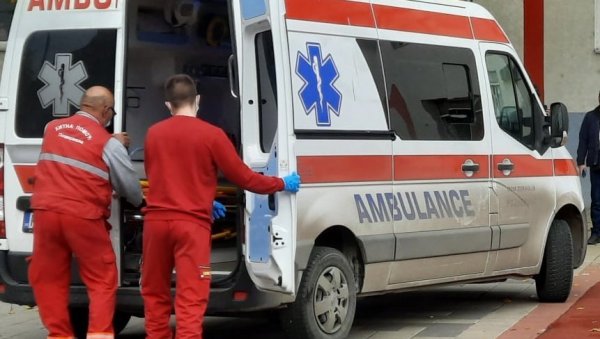 ДЕВОЈКА ПАЛА СА ЧЕТИРИ МЕТРА ВИСИНЕ: Нове информације о несрећи на Факултету техничких наука у Новом Саду ДЕВОЈКА ПАЛА СА ЧЕТИРИ МЕТРА ВИСИНЕ: Нове информације о несрећи на Факултету техничких наука у Новом Саду
