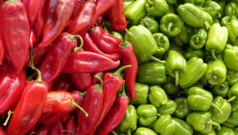 ŠTA SE NAJVIŠE PRODAJE NA PIJACAMA? Paprika najviše, zatim sledi ovo povrće ŠTA SE NAJVIŠE PRODAJE NA PIJACAMA? Paprika najviše, zatim sledi ovo povrće