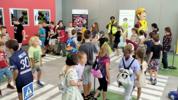 БЕЗБЕДНОСТ У ПРВОМ ПЛАНУ: У Новом Саду почео дводневни Сајам саобраћаја БЕЗБЕДНОСТ У ПРВОМ ПЛАНУ: У Новом Саду почео дводневни Сајам саобраћаја