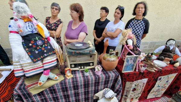 ЧУВАЈУ КУЛТУРНУ БАШТИНУ: Четврти Сабор народног стваралаштва у Вучју