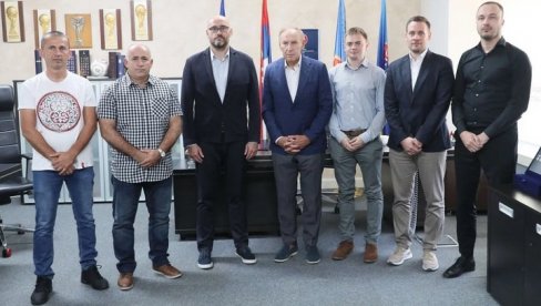 U POSETI FSS-U: Predsednik Dragan DŽajić ugostio Srbe iz Vukovara U POSETI FSS-U: Predsednik Dragan DŽajić ugostio Srbe iz Vukovara