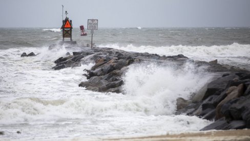 STRAHUJU OD OFELIJE: U tri američke države proglašeno vanredno stanje, prete im poplave opasne po život STRAHUJU OD OFELIJE: U tri američke države proglašeno vanredno stanje, prete im poplave opasne po život