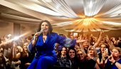 DOK SE KARTE ZA ARENU RASPRODAJU: Dragana Mirković obara rekorde po Australiji (FOTO) DOK SE KARTE ZA ARENU RASPRODAJU: Dragana Mirković obara rekorde po Australiji (FOTO)