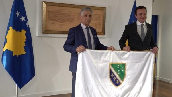 ПОРУКА ПЕТКОВИЋА КУРТИЈУ: Не подгревај жеље пропалим политичарима из Новог Пазара, играш се ватром ПОРУКА ПЕТКОВИЋА КУРТИЈУ: Не подгревај жеље пропалим политичарима из Новог Пазара, играш се ватром