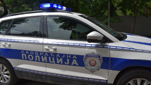 БАХАТО ВОЗЕ, МИМО ПРАВИЛА: Полиција у Кикинди за викенд издала 214 прекршајних налога БАХАТО ВОЗЕ, МИМО ПРАВИЛА: Полиција у Кикинди за викенд издала 214 прекршајних налога