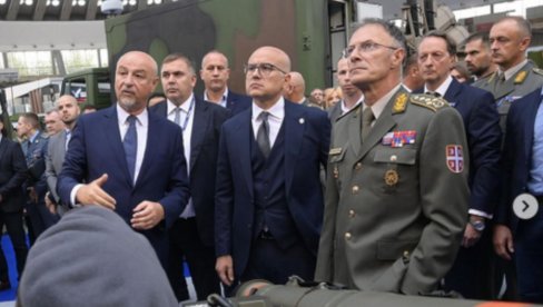 PRIKAZANO VIŠE OD 170 TIPOVA ORUŽJA: Ministar Vučević na otvaranju Međunardonog sajma naoružanja i vojne opreme PARTNER 2023 (FOTO)