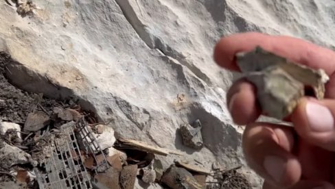 MISTERIJA OD PRE 80 GODINA: Pronađeni ostaci britanskog bombardera na planini u BiH - njih 13 poletelo, 12 se vratilo MISTERIJA OD PRE 80 GODINA: Pronađeni ostaci britanskog bombardera na planini u BiH - njih 13 poletelo, 12 se vratilo
