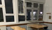 MEŠTANI LIPLJANA UZNEMIRENI: Polomljeni prozori na Osnovnoj školi Braća Aksić MEŠTANI LIPLJANA UZNEMIRENI: Polomljeni prozori na Osnovnoj školi Braća Aksić