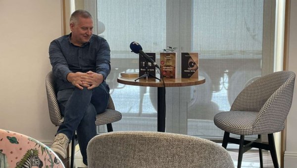 КЊИГЕ И БИБЛИОТЕКЕ СУ НАШЕ СКЛОНИШТЕ: Други чувар времена је прошлост (ФОТО/ВИДЕО) КЊИГЕ И БИБЛИОТЕКЕ СУ НАШЕ СКЛОНИШТЕ: Други чувар времена је прошлост (ФОТО/ВИДЕО)