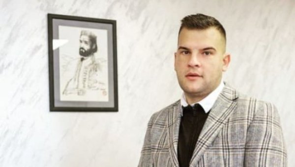 ВЕЛИКЕ РЕЧИ: Градоначелник Зете цитирао патријарха Павла у одговору за спуштена копља ВЕЛИКЕ РЕЧИ: Градоначелник Зете цитирао патријарха Павла у одговору за спуштена копља