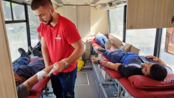 ХУМАНИ У АКЦИЈИ: У Костолцу прикупљено 39 јединица крви ХУМАНИ У АКЦИЈИ: У Костолцу прикупљено 39 јединица крви