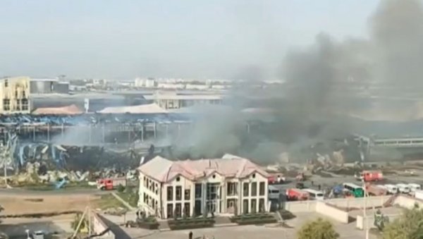 ЛОШЕ ВЕСТИ ИЗ УЗБЕКИСТАНА САМО СТИЖУ: Дечак страдао у стравичној експлозији, повређено преко 160 људи (ВИДЕО) ЛОШЕ ВЕСТИ ИЗ УЗБЕКИСТАНА САМО СТИЖУ: Дечак страдао у стравичној експлозији, повређено преко 160 људи (ВИДЕО)