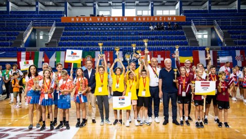 ФАНТАСТИЧАН УСПЕХ НАШИХ ОСНОВАЦА: АМСС репрезентација прва у Европи у познавању саобраћајних прописа! ФАНТАСТИЧАН УСПЕХ НАШИХ ОСНОВАЦА: АМСС репрезентација прва у Европи у познавању саобраћајних прописа!