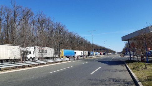 UPRAVA GRANIČNE POLICIJE: Gužva za kamione na Batrovcima UPRAVA GRANIČNE POLICIJE: Gužva za kamione na Batrovcima