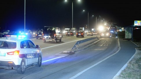 SEDAM UBICA DNEVNO NA PUTEVIMA SRBIJE: Broj saobraćajnih nezgoda u drugom tromesečju ove godine je u porastu, problem nasilnička vožnja SEDAM UBICA DNEVNO NA PUTEVIMA SRBIJE: Broj saobraćajnih nezgoda u drugom tromesečju ove godine je u porastu, problem nasilnička vožnja