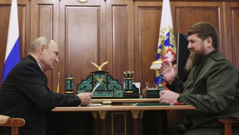 TENKOVI ABRAMS NISU STRAŠNI Putin razgovarao sa Kadirovim - Poželite momcima sve najbolje (FOTO) TENKOVI ABRAMS NISU STRAŠNI Putin razgovarao sa Kadirovim - Poželite momcima sve najbolje (FOTO)