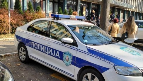 STARIJI ĐACI MALTRETIRALI I TUKLI MLAĐE: Vršnjačko nasilje u Domu učenika Poljoprivredne škole u Futogu STARIJI ĐACI MALTRETIRALI I TUKLI MLAĐE: Vršnjačko nasilje u Domu učenika Poljoprivredne škole u Futogu
