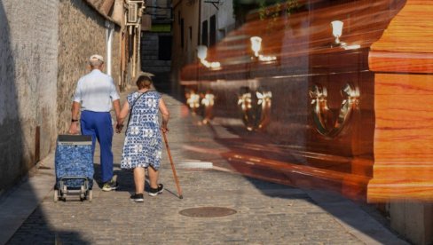 NISAM ZNALA Nedelju dana ležao mrtav, supruga mislila da spava