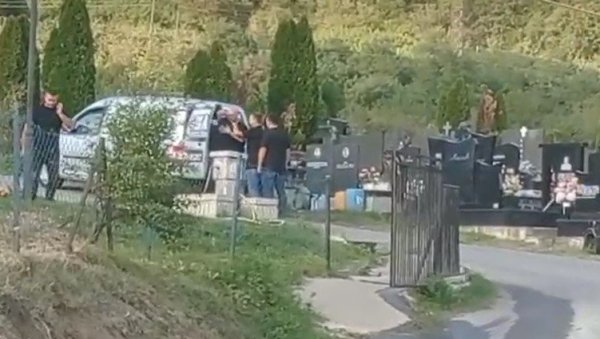 ЈАУЦИ СЕ ПРОЛАМАЈУ РУДАРОМ: Потресне сцене на северу КиМ, тела убијених Срба допремљена у ужасном стању (ФОТО/ВИДЕО) ЈАУЦИ СЕ ПРОЛАМАЈУ РУДАРОМ: Потресне сцене на северу КиМ, тела убијених Срба допремљена у ужасном стању (ФОТО/ВИДЕО)