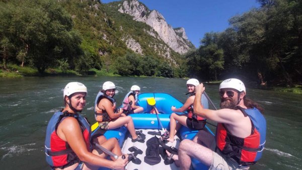 РАЈ ЗА АВАНТУРИСТЕ: Најпопуларније и најзанимљивије дивље воде и рафтинг на Врбасу РАЈ ЗА АВАНТУРИСТЕ: Најпопуларније и најзанимљивије дивље воде и рафтинг на Врбасу