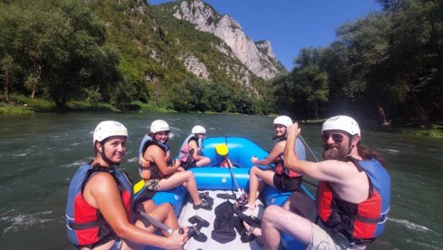 RAJ ZA AVANTURISTE: Najpopularnije i najzanimljivije divlje vode i rafting na Vrbasu RAJ ZA AVANTURISTE: Najpopularnije i najzanimljivije divlje vode i rafting na Vrbasu