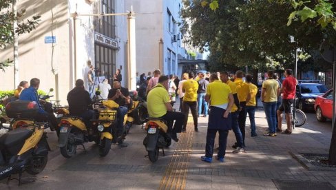 PENZIJE ĆE KASNITI ZBOG MANJKA POŠTARA Usled štrajka , Pošta Crne Gore neće imati dovoljno radnika da se na vreme dostave primanja