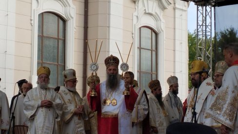 SVAKOME JE MIR POTREBAN: Patrijarh u Subotici na proslavi Patrona Eparhije bačke SVAKOME JE MIR POTREBAN: Patrijarh u Subotici na proslavi Patrona Eparhije bačke