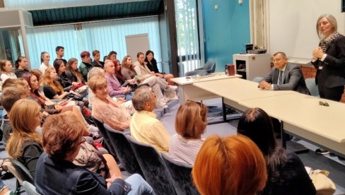 ZNAČAJ NEGOVANJA MATERNJEG JEZIKA : Stipendije za najbolje studente Filozofskog fakultetau Novom Sadu ZNAČAJ NEGOVANJA MATERNJEG JEZIKA : Stipendije za najbolje studente Filozofskog fakultetau Novom Sadu