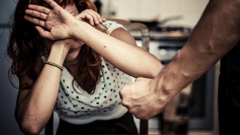 BUDVANINU 20 DANA ZATVORA: Iz rešetaka zbog nasilja nad suprugom