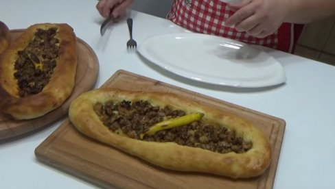 ČUVENA MAKEDONSKA PASTRMAJLIJA: Tradicionalno pecivo koje se brzo pravi, a savršenog je ukusa (VIDEO)