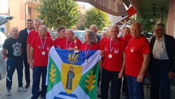 УСПЕХ ЛАПОВАЧКИХ ПЕНЗИОНЕРА: Олимпијада трећег доба (ФОТО) УСПЕХ ЛАПОВАЧКИХ ПЕНЗИОНЕРА: Олимпијада трећег доба (ФОТО)